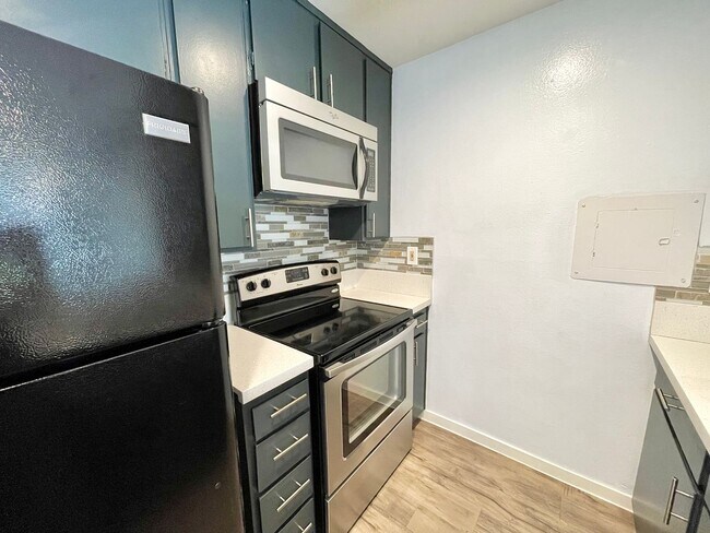 Building Photo - 396 E Surfside Dr