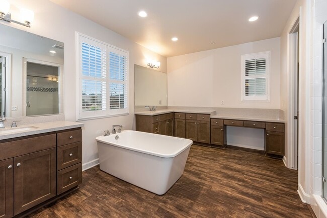 Building Photo - Village at Los Carneros 5 bdrm / 3 bth Home w/ 2-Car Garage and AC!