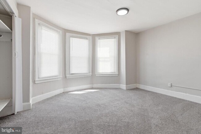 Building Photo - 3906 N Delhi St