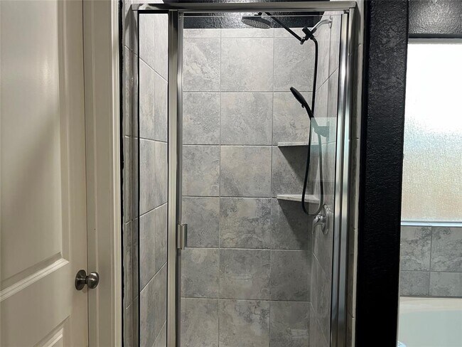 Building Photo - 104 Granville Ct