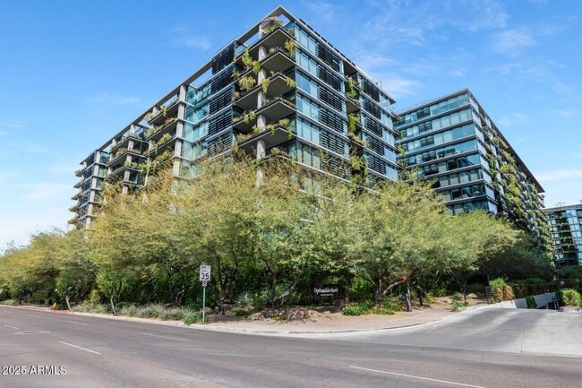 Building Photo - 7180 E Kierland Blvd