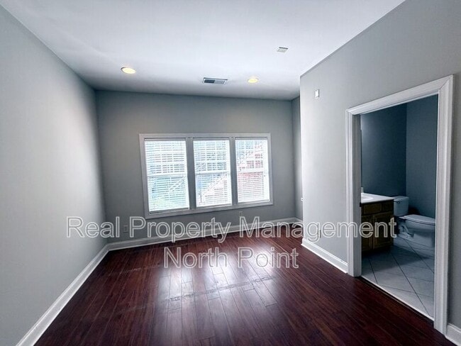 Building Photo - 3026 Eltham Pl