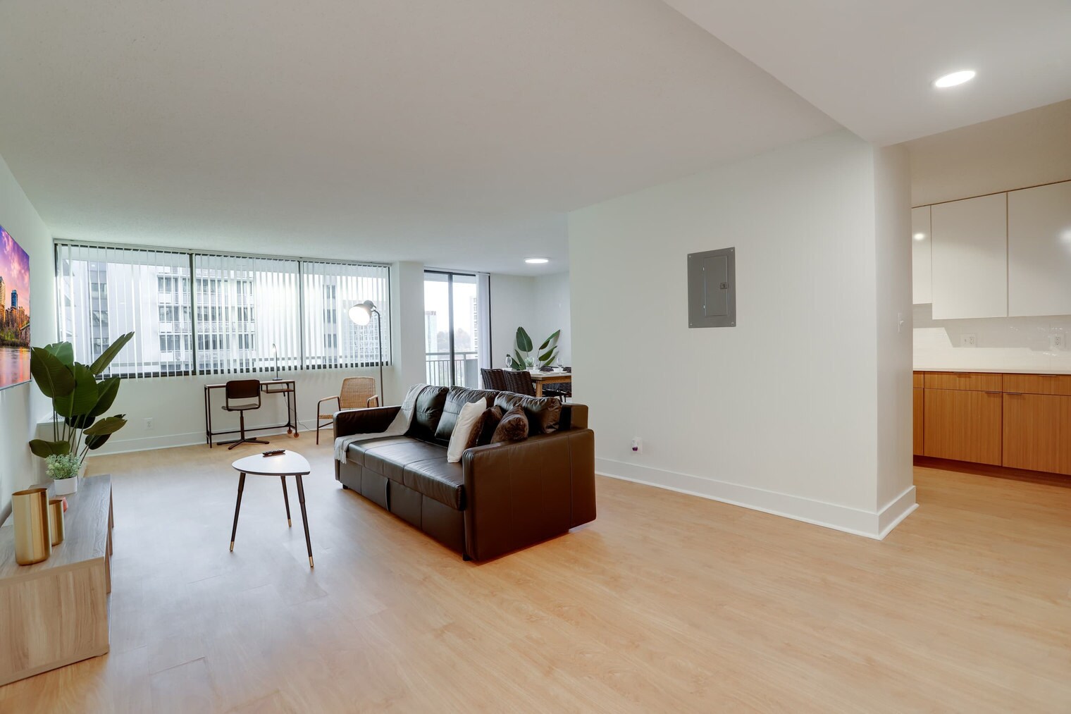 Building Photo - 320 23rd St S