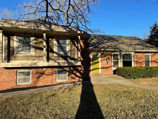 Building Photo - {10240}  Renovated Home in Cherry Hills+ H...