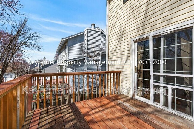 Building Photo - 971 Whispering Ridge Ln