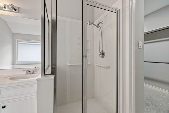 Building Photo - 909 Katie Ln