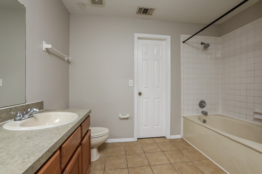 Building Photo - 1018 Corkwood Dr