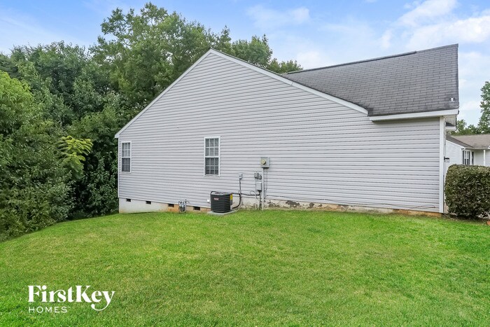 Building Photo - 933 Milkwood Ln