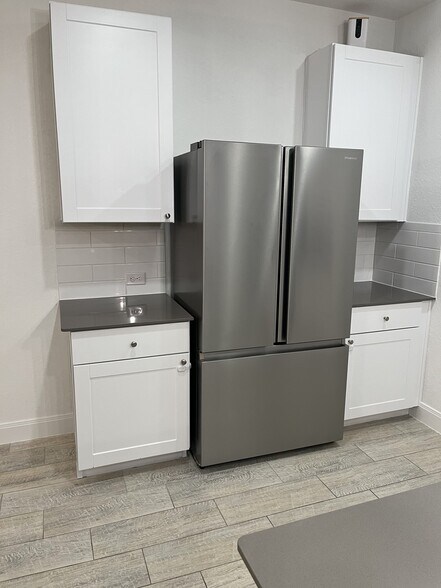 Kitchen 6 of 8 - 6615 Morgan Path