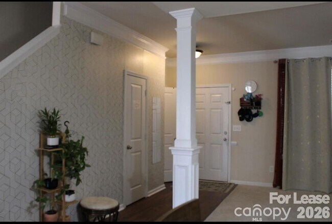 Building Photo - 6125 Kilchurn Dr
