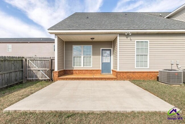 Building Photo - 206 Beau Claire Cir