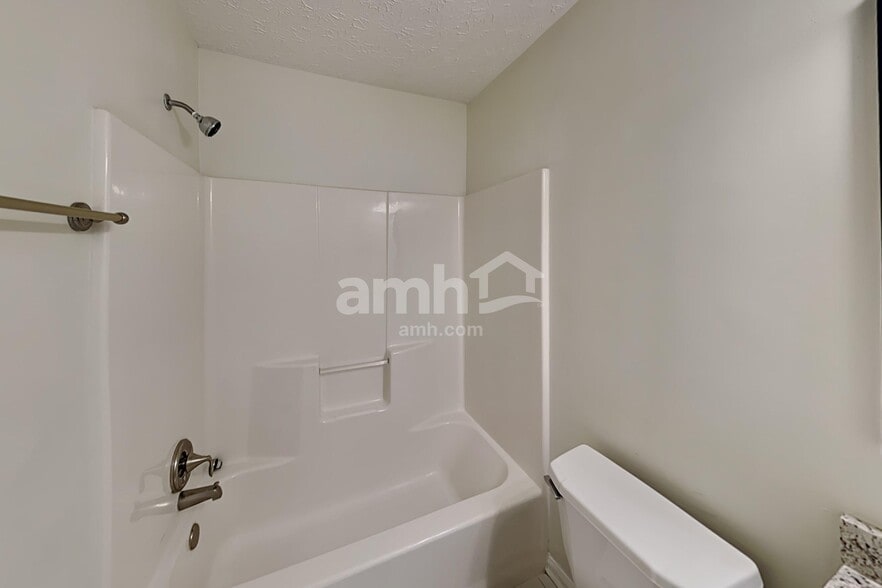 Building Photo - 205 Daventry Way
