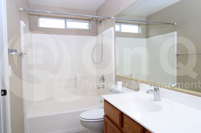 Building Photo - 4567 E Meadow Land Dr