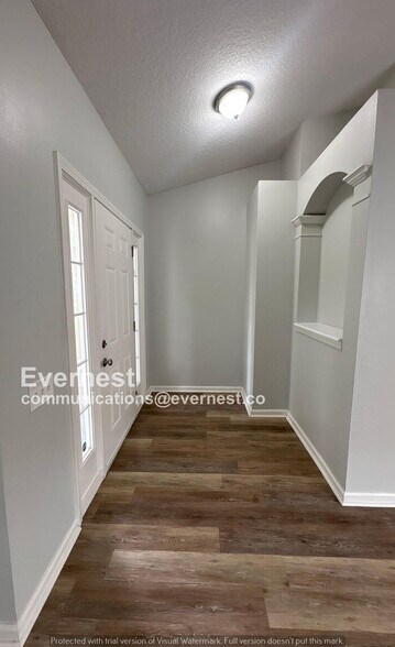 Building Photo - 10433 Hunters Haven Blvd