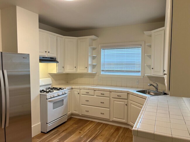 Building Photo - 708 N L St