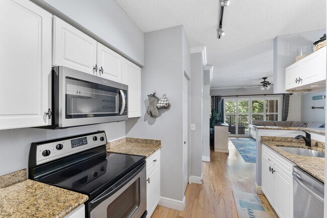 Building Photo - 2218 Tuscany Way