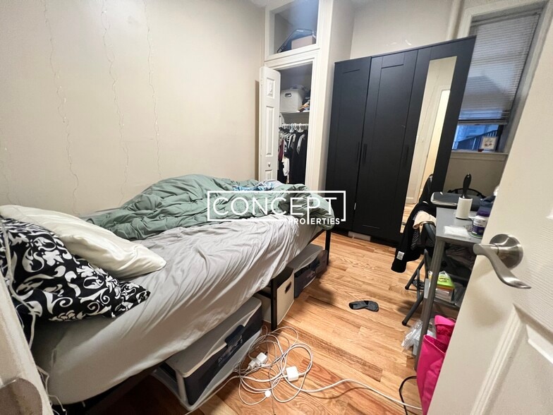 Building Photo - 19 Peterborough St