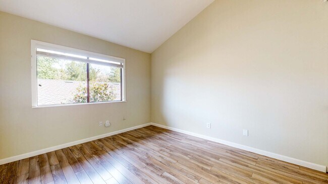 Building Photo - PURE Property Management Presents: Beautiful 3 Bedroom/2 Bath in Santa Rosa!