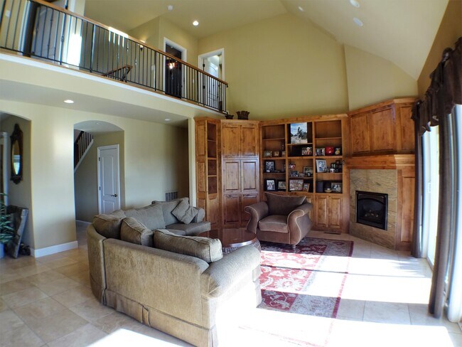 Building Photo - 3539 Rodgers Ave