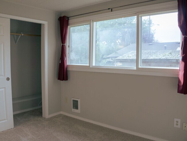 Building Photo - A Charming 3-Bedroom Rambler!