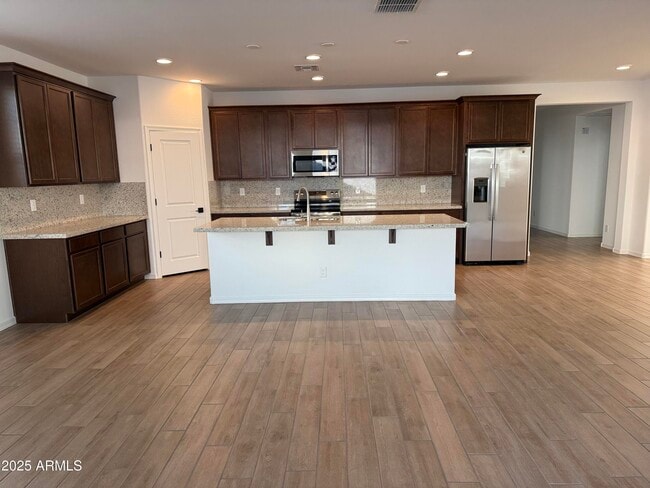 Building Photo - 10270 W Indianola Ave