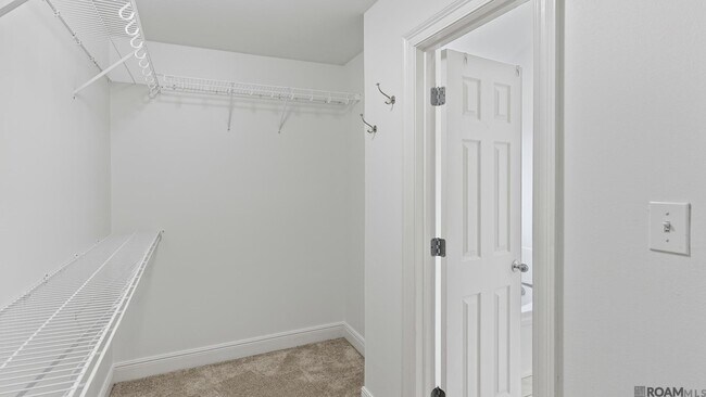 Building Photo - 12237 Spring Valley Dr