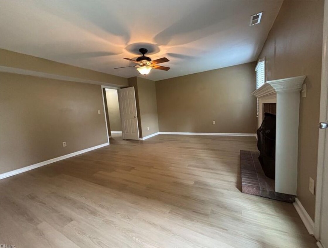 Building Photo - 1508 Brenland Cir
