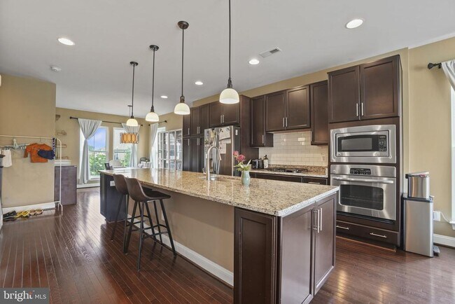 Building Photo - 20405 Codman Dr