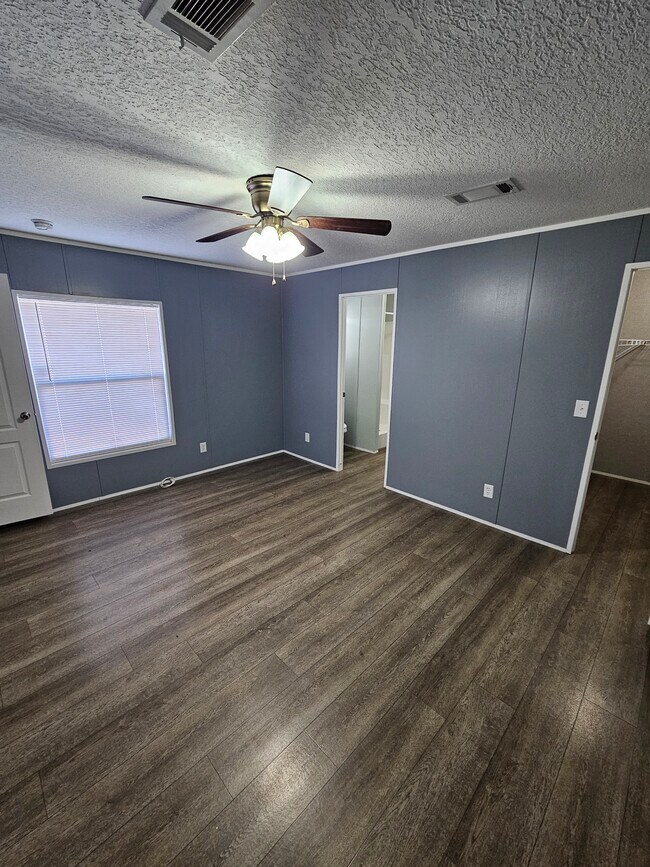 Building Photo - 2812 Edward Ave