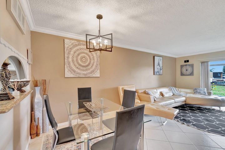 Building Photo - 7101 Golf Colony Ct