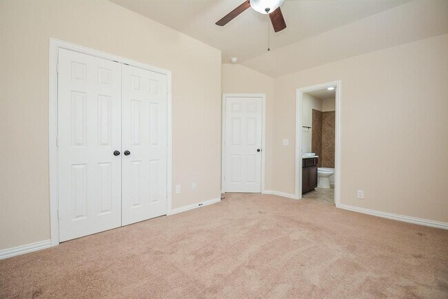 Building Photo - 19335 Stable Meadow Dr