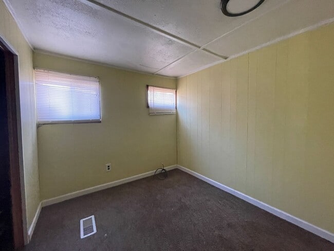 Building Photo - FOR RENT 3 Bedroom, 1 Bath Home in Laurel Lakes, NJ $1500