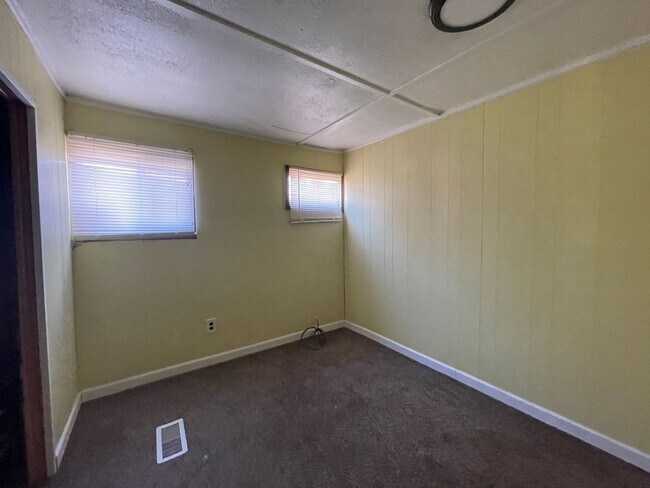 Building Photo - FOR RENT 3 Bedroom, 1 Bath Home in Laurel Lakes, NJ $1570