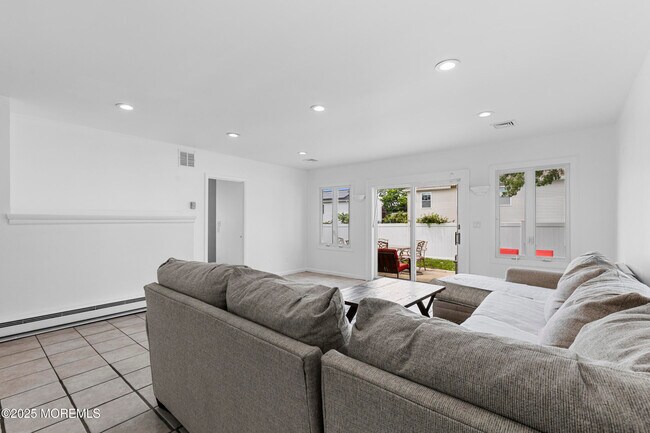 Building Photo - 297 Highland Ave