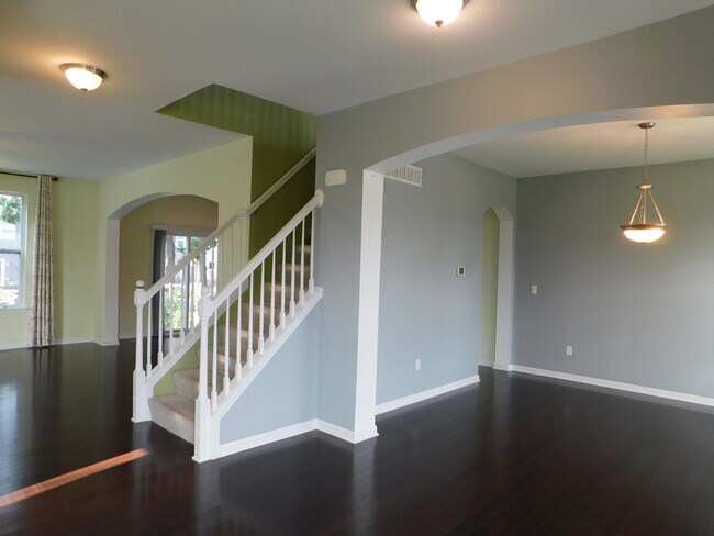 Building Photo - 4251 Lilac Ln