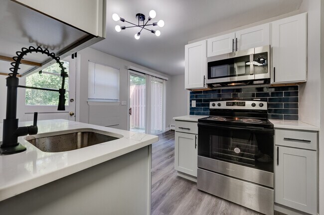 Building Photo - 20 Howard St