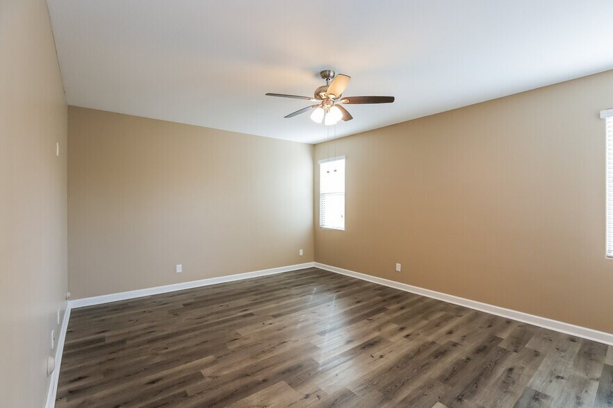 Building Photo - 17157 W Lisbon Ln
