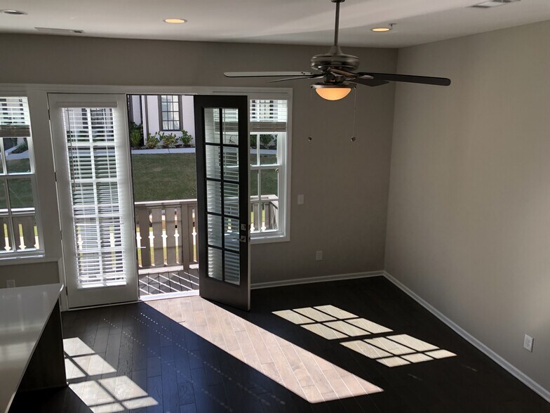 Building Photo - 6604 Sterling Dr