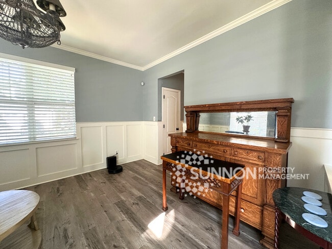 Building Photo - Live your best Lake Life 4 BR 2.5 BA