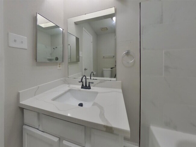 Building Photo - 17226 Modbury Dr