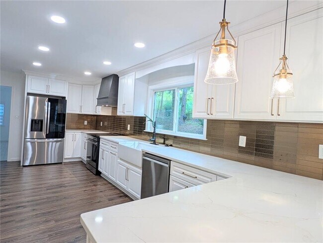 Building Photo - 4008 Rock Mill Dr