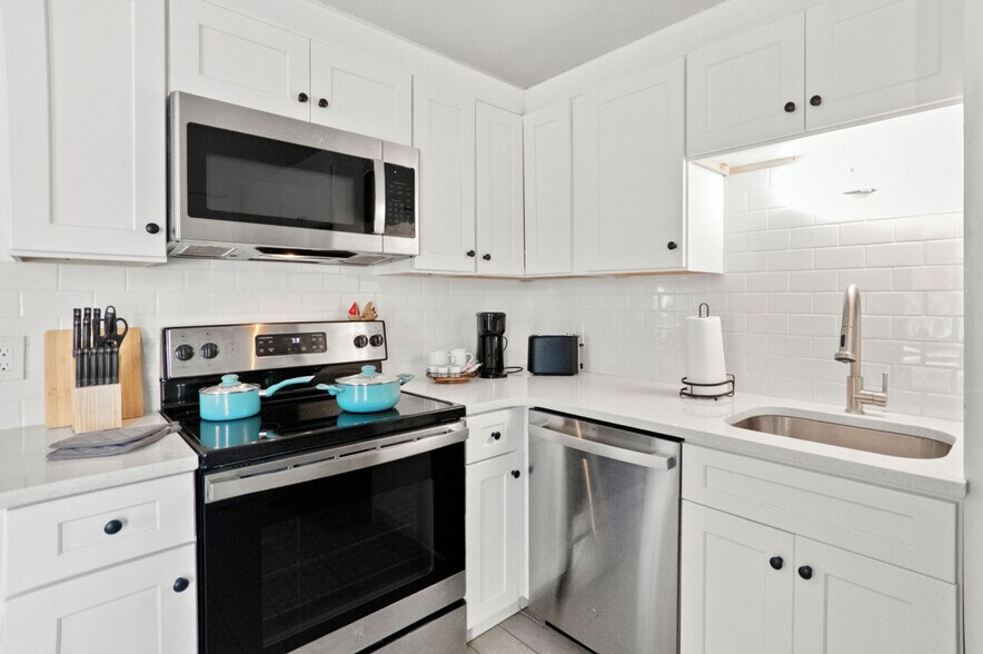 Building Photo - 1801 Withers Dr