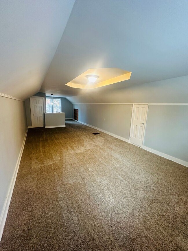 Building Photo - Updated Home in Highly Desired Deer Park Neighborhood