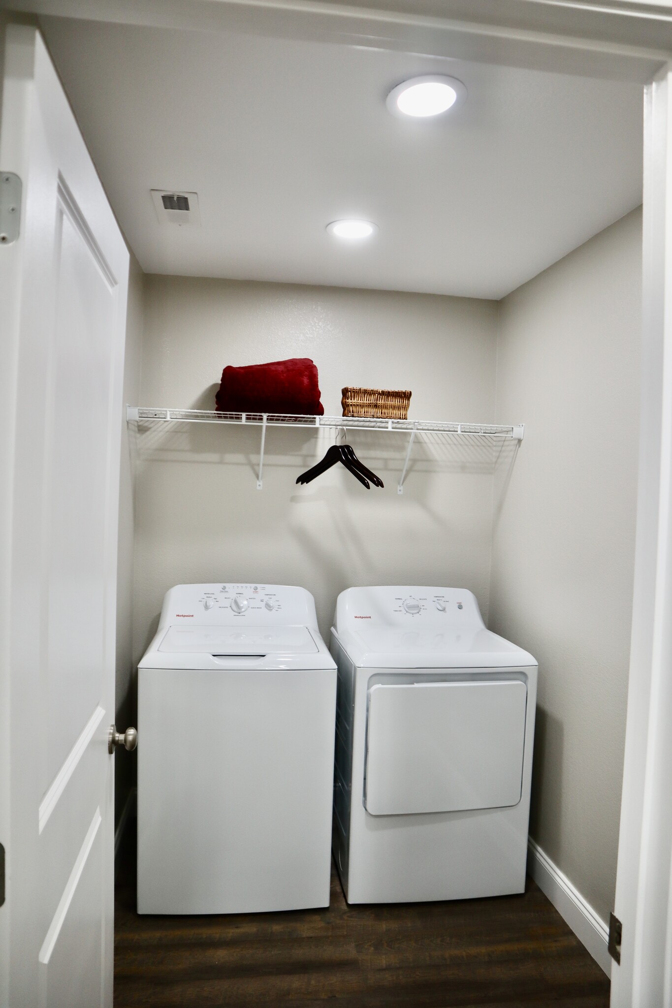 Laundry room - 814 Carson St