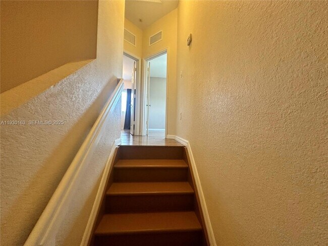 Building Photo - 10800 NW 88th Terrace