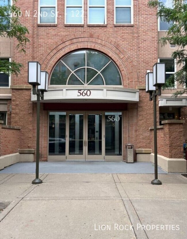 Building Photo - 560 N 2nd St
