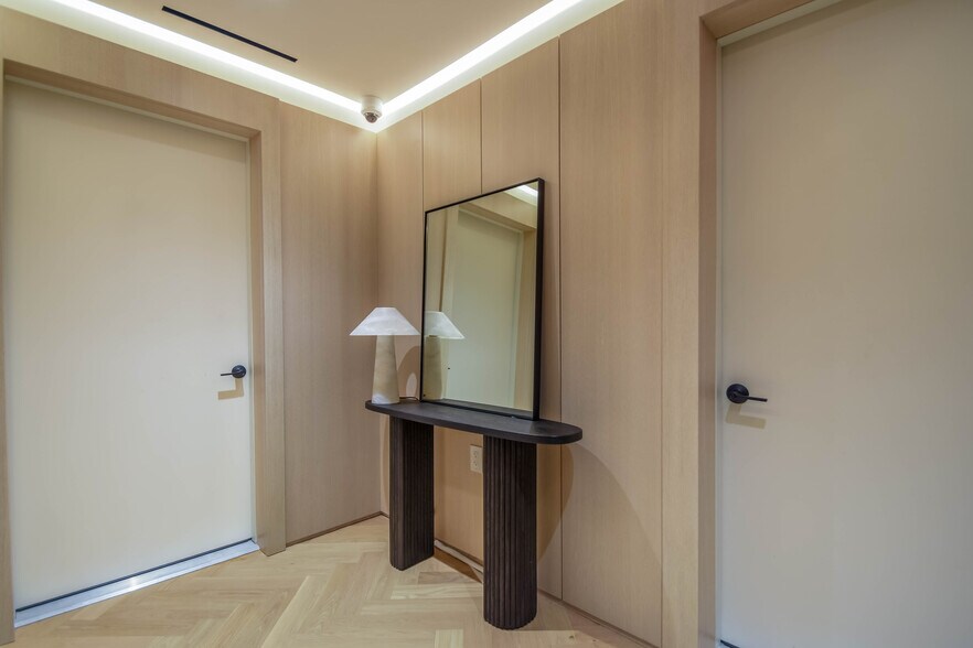 Building Photo - 116 Sherman St