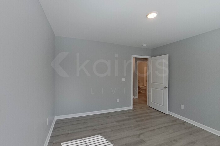 Building Photo - 132 Denise Dr