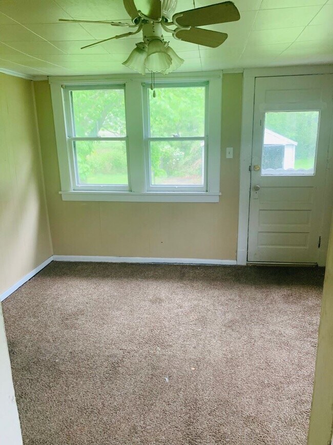 Building Photo - 3 br, 1 bath House - 257 McClure Ave.