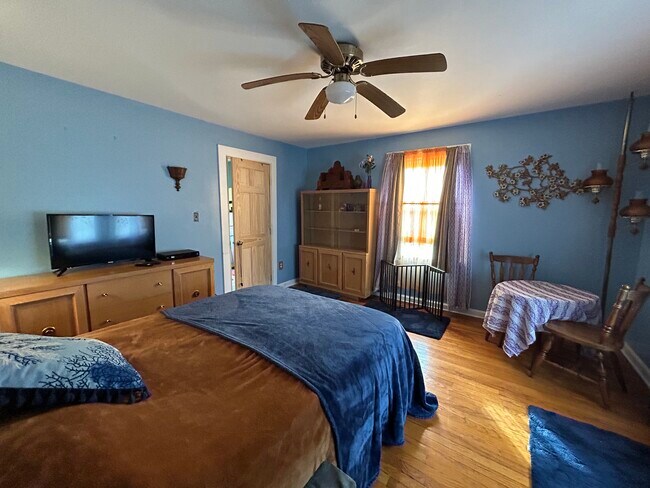 This room comes with private entrance to front yard - 34 Rose Hill Rd